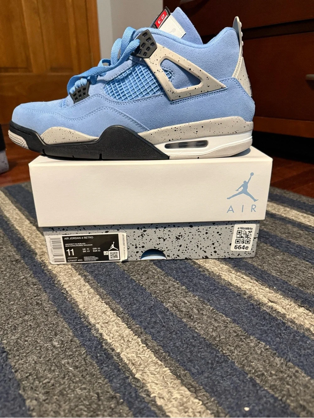 Air Jordan 4 Retro University Blue